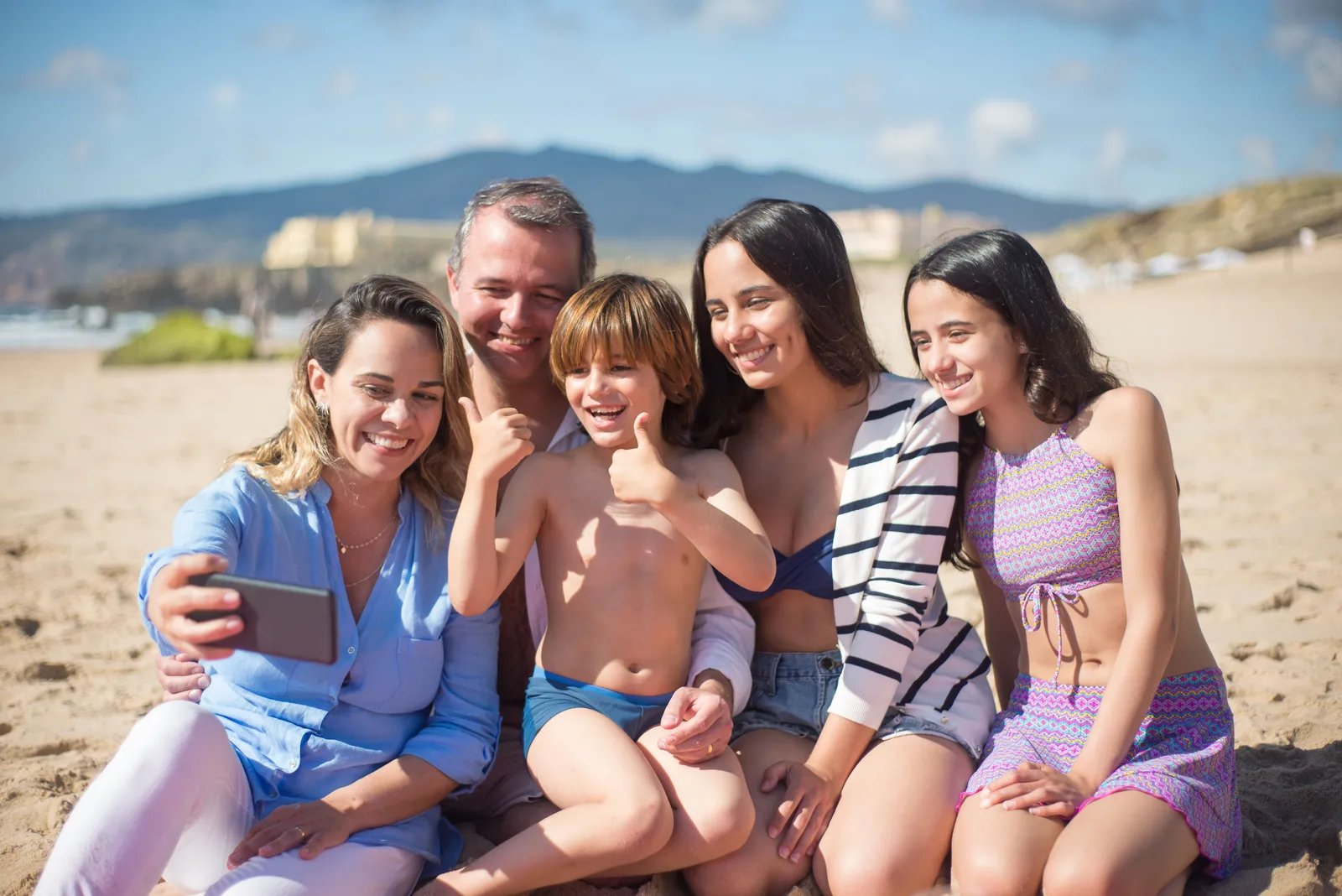 Apparecchio e allineatori in vacanza: la guida per un'estate senza pensieri